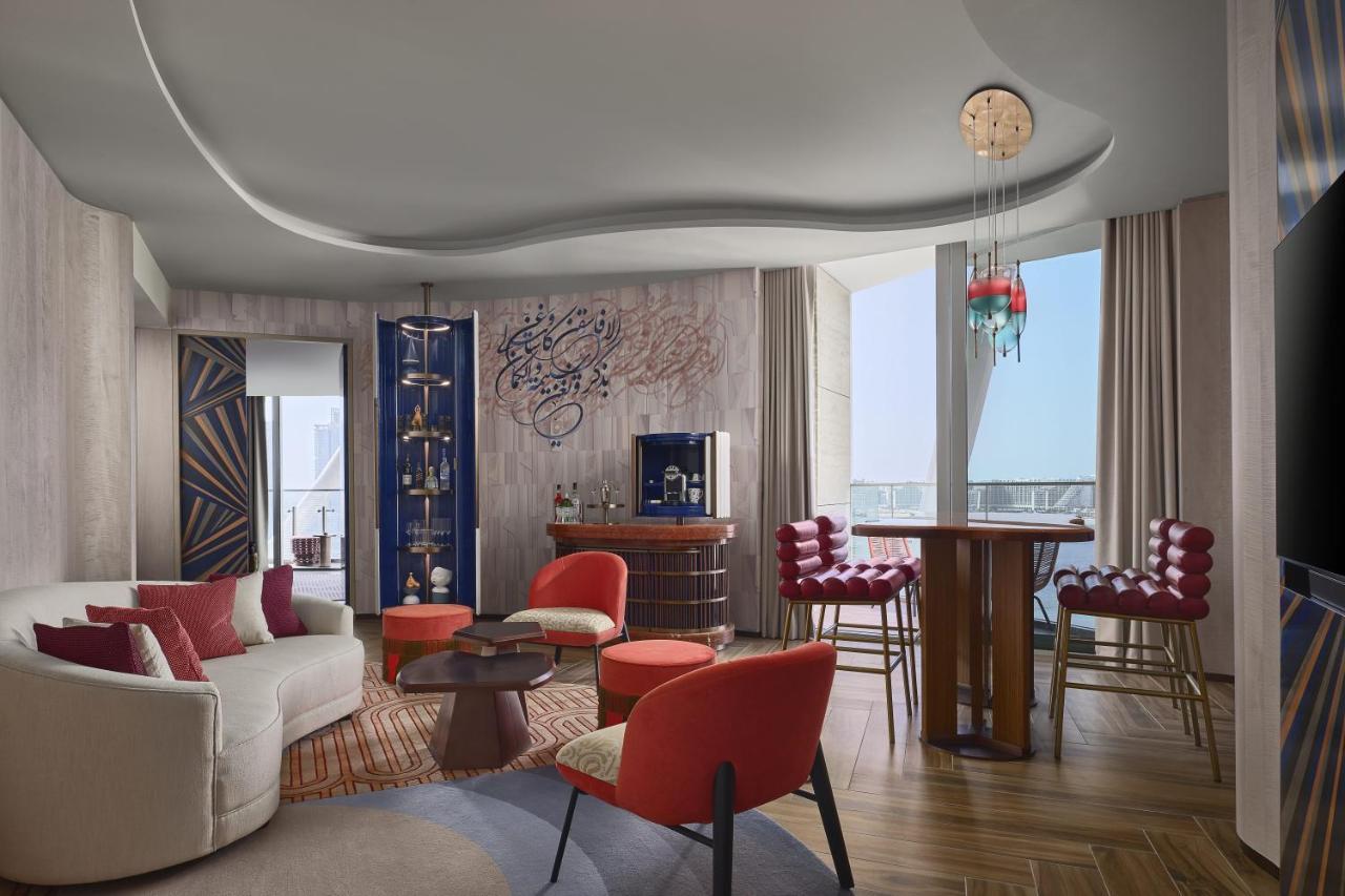 Hotel W Dubai - Mina Seyahi (Adults Only) Esterno foto The interior of a suite at the hotel