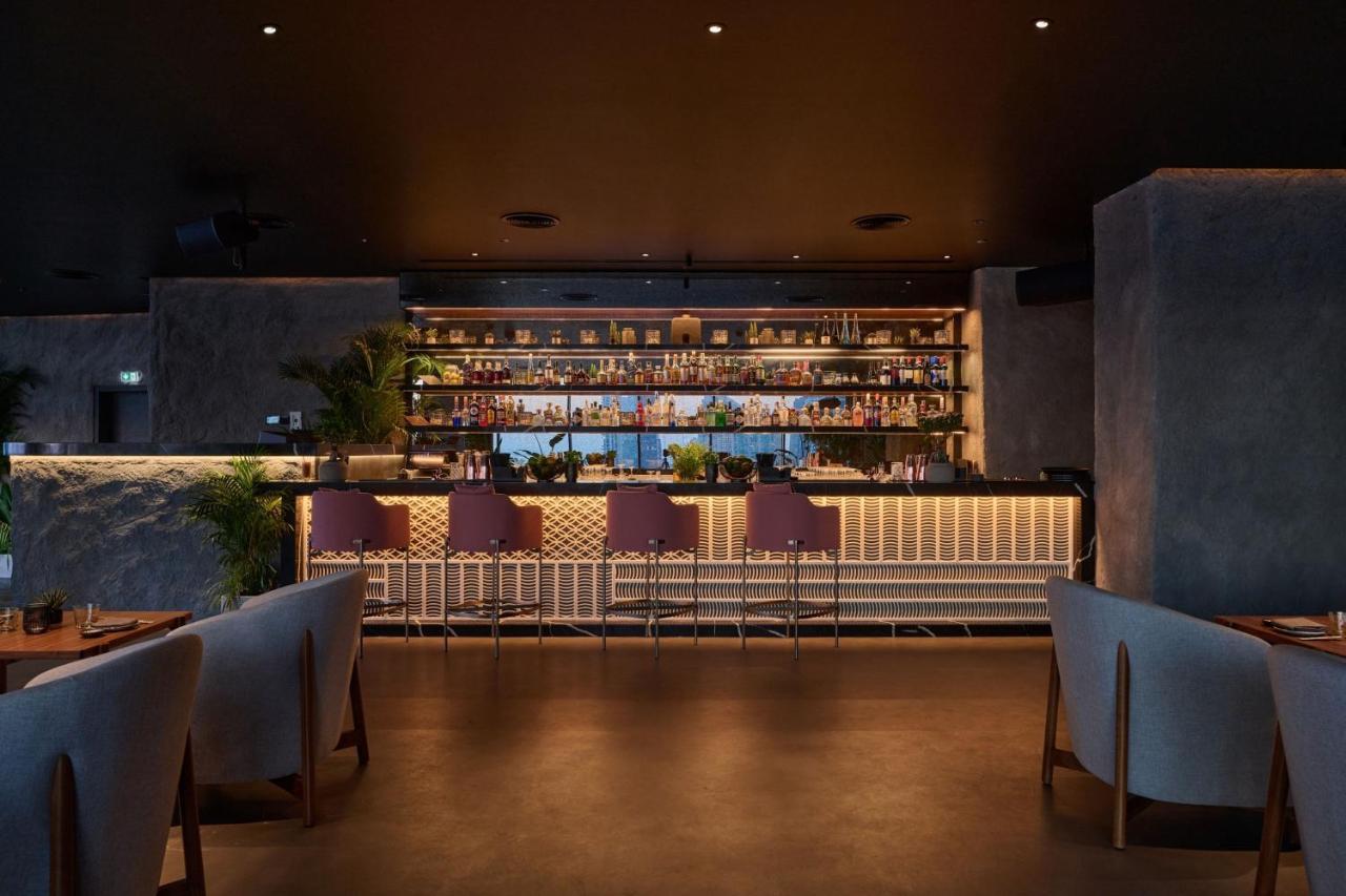 Hotel W Dubai - Mina Seyahi (Adults Only) Esterno foto The bar at the restaurant